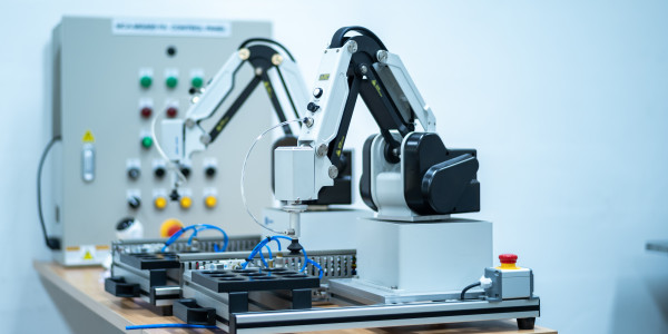 Garras Robóticas a Medida / Manos Robot / Grippers / EOAT Retiro · Diseño y Construcción de Utillajes para Robots
